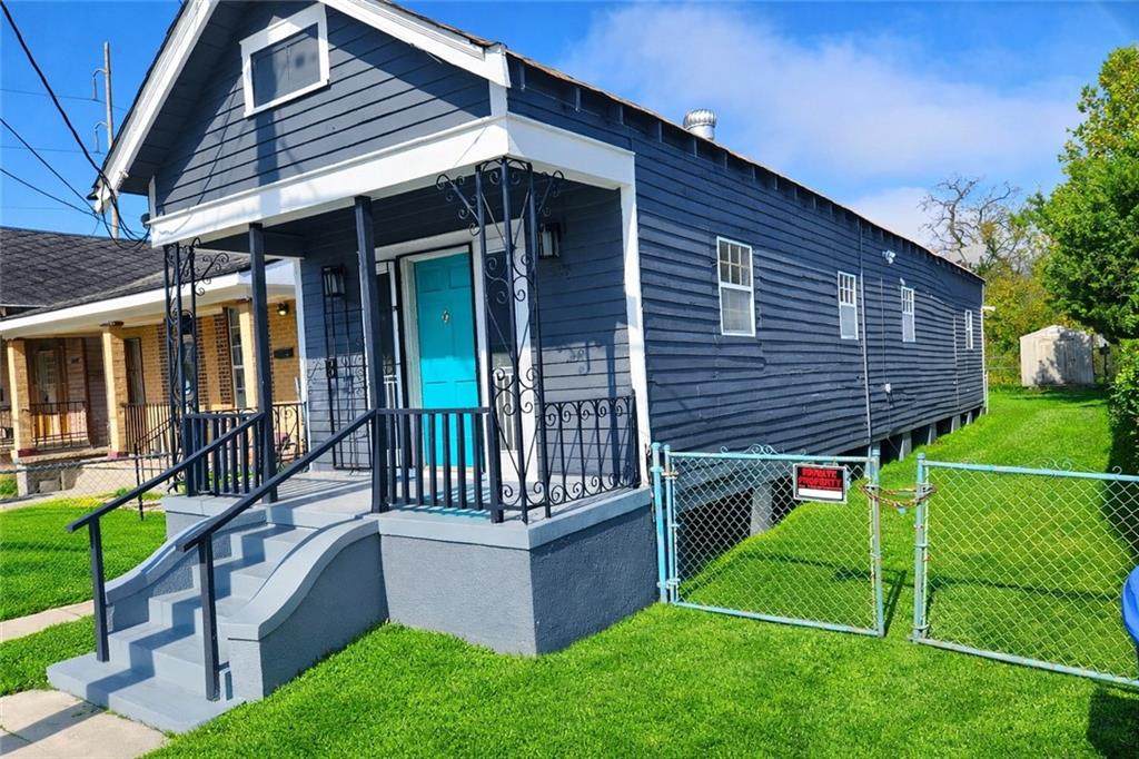 2055 Hope Street - Photo 1