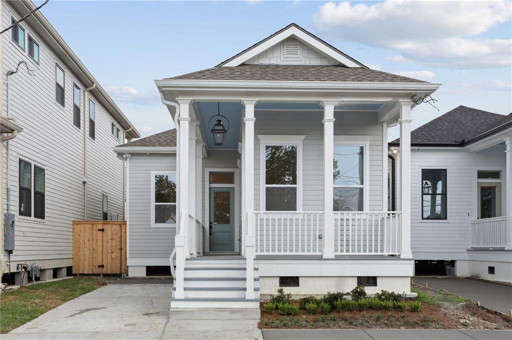 537 Thayer Street - Photo 1