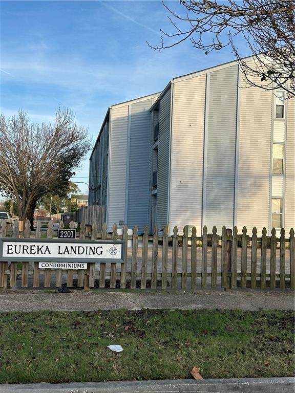 2201 Houma Boulevard - Photo 1