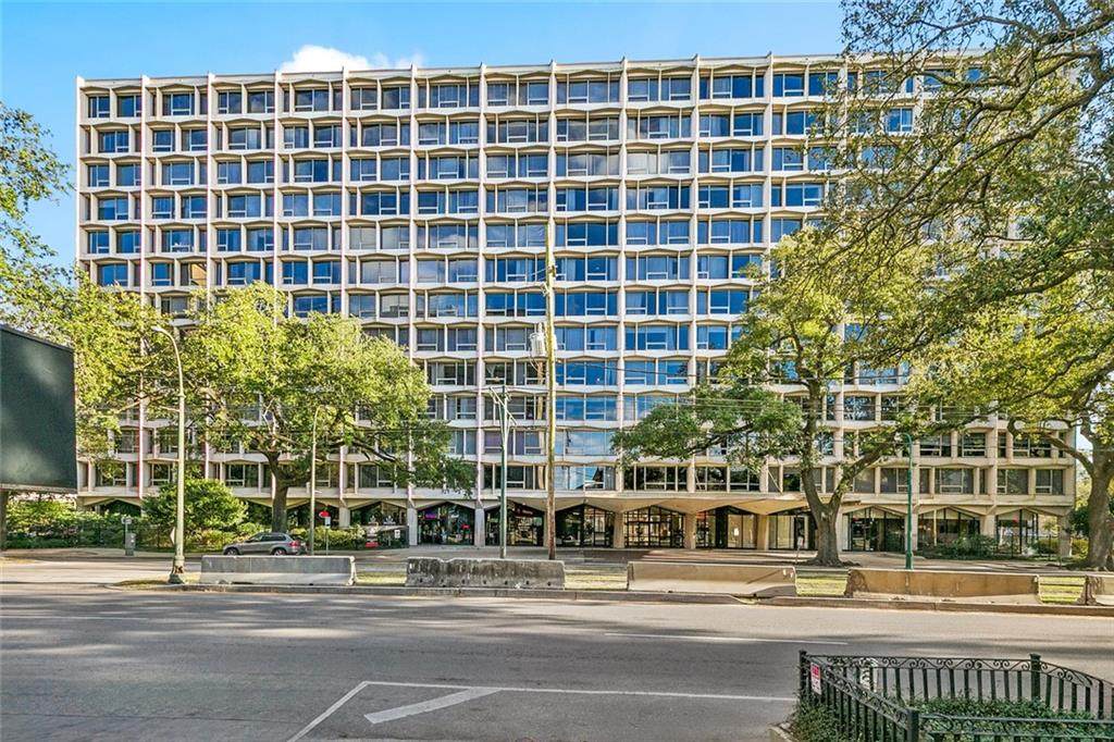 2100 St Charles Avenue - Photo 1