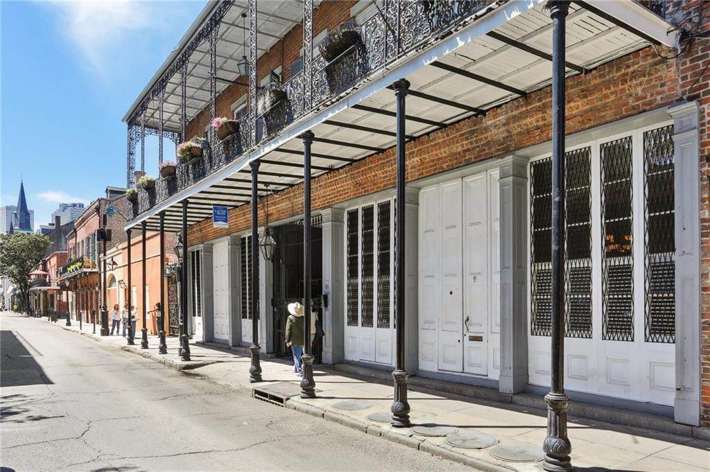 921 Chartres Street - Photo 1