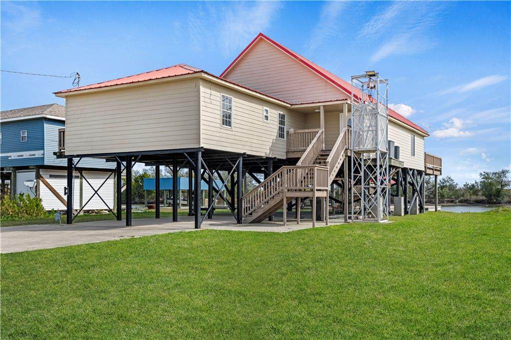 7323 Breakwater Drive - Photo 1