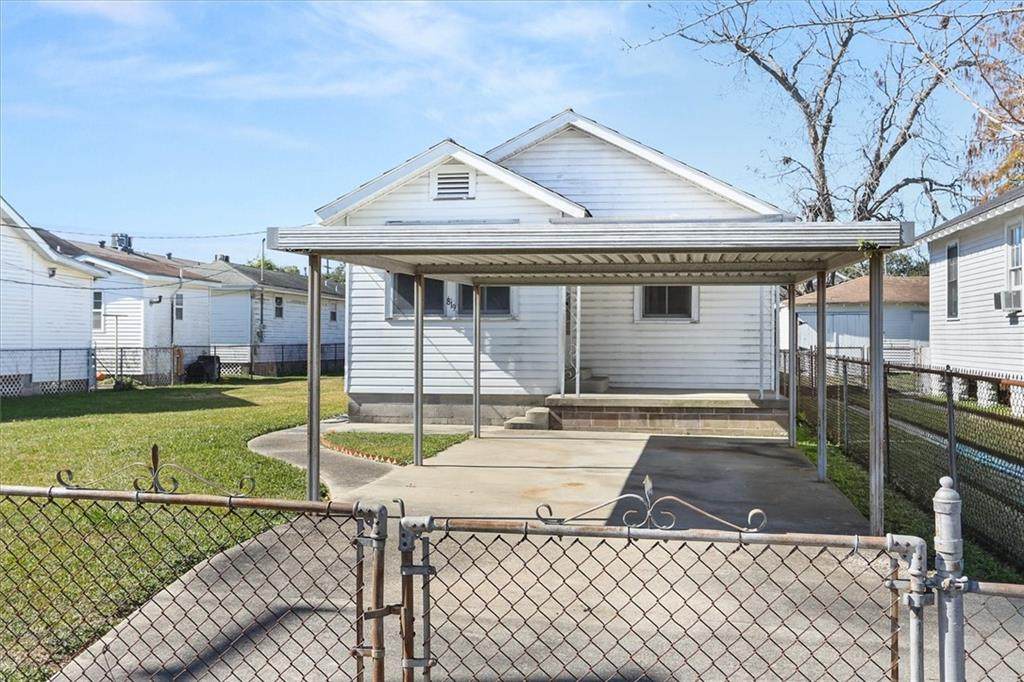 819 Hancock Street - Photo 1