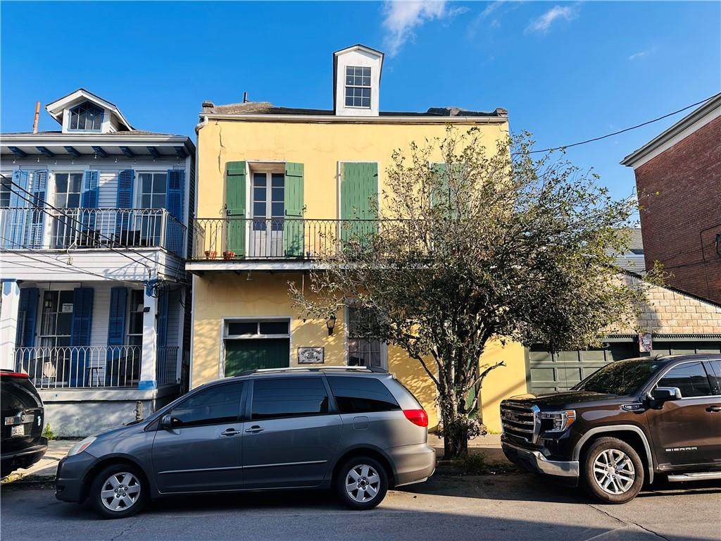 1418 Chartres Street - Photo 1