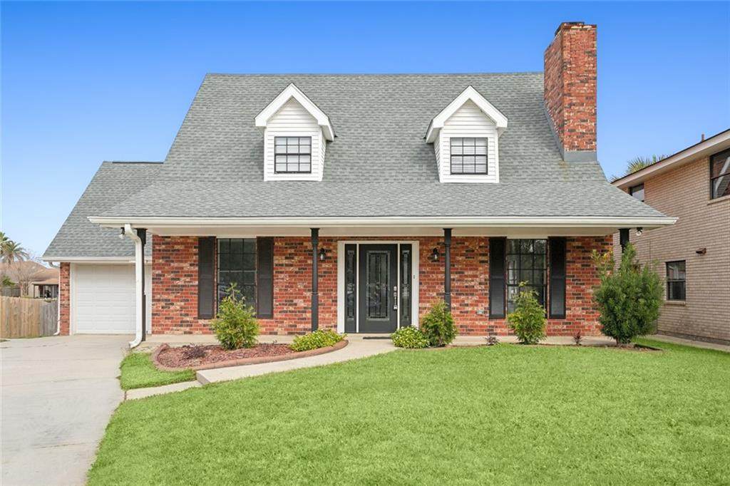 409 Charles Court - Photo 1