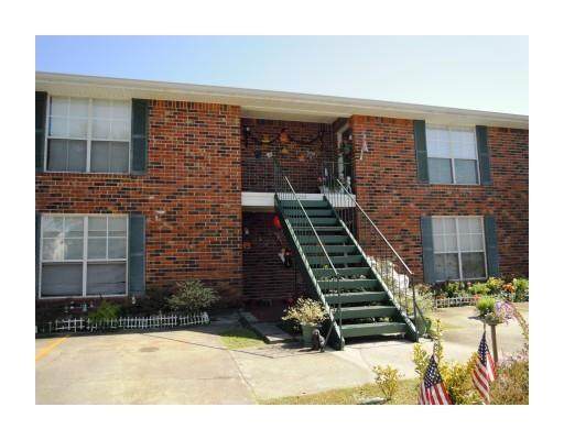 4230 Chateau Boulevard - Photo 1