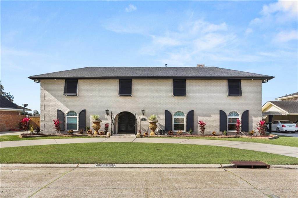 392 Fairfield Avenue - Photo 1