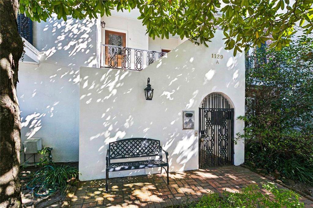 1129 Jackson Avenue - Photo 1