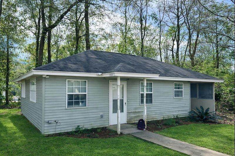 1531 Hickory Street - Photo 1