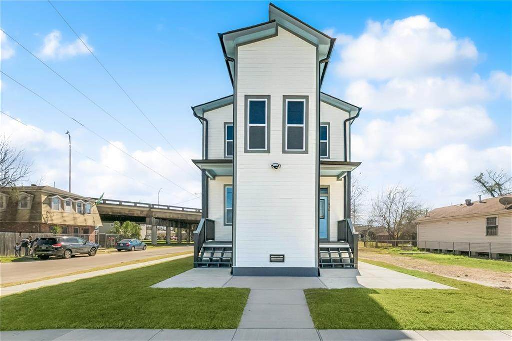 1936 Johnson Street - Photo 1