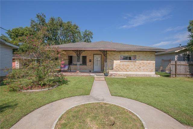 618 Avenue H Avenue - Photo 1