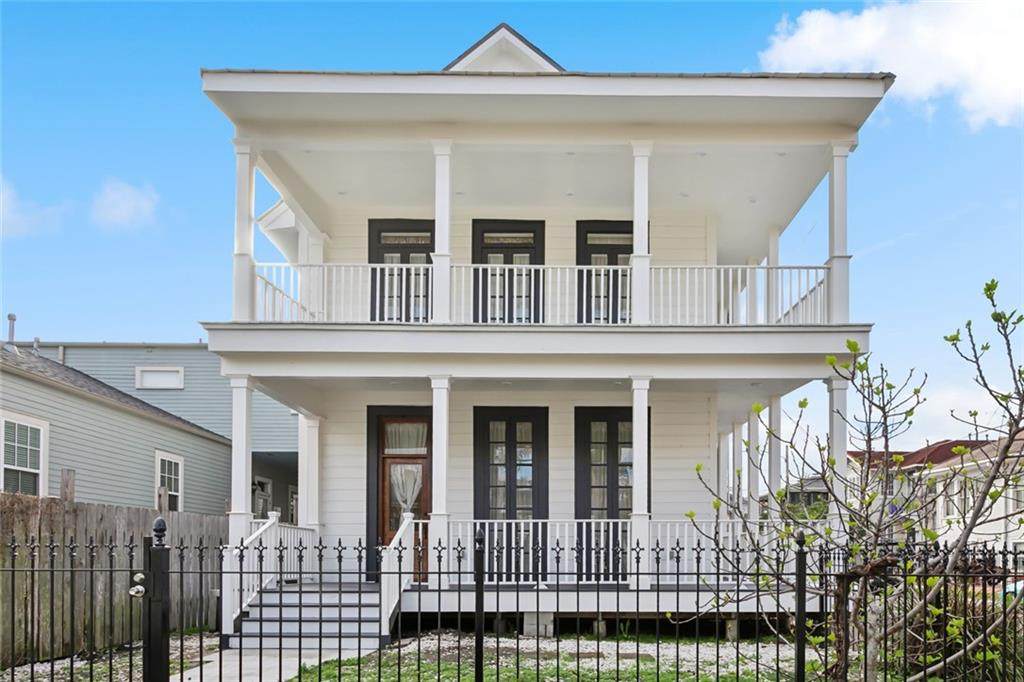 1424 General Pershing Street - Photo 1