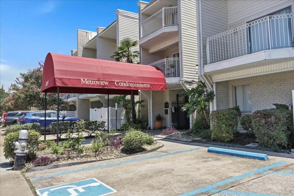 3805 Houma Boulevard - Photo 1