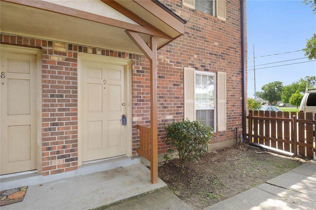 1729 Newport Place - Photo 1