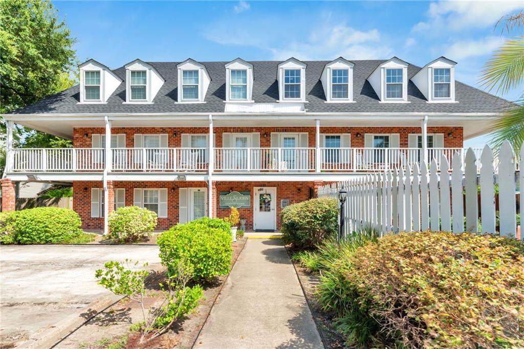 818 Moss Street - Photo 1