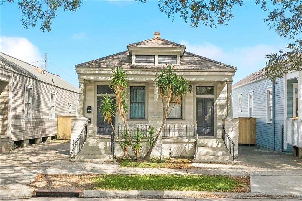 3935 37 Banks Street - Photo 1
