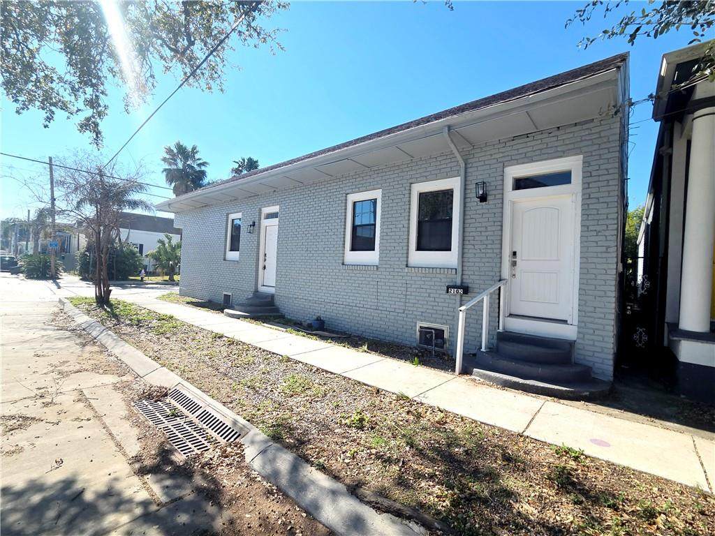 2102 Josephine Street - Photo 1