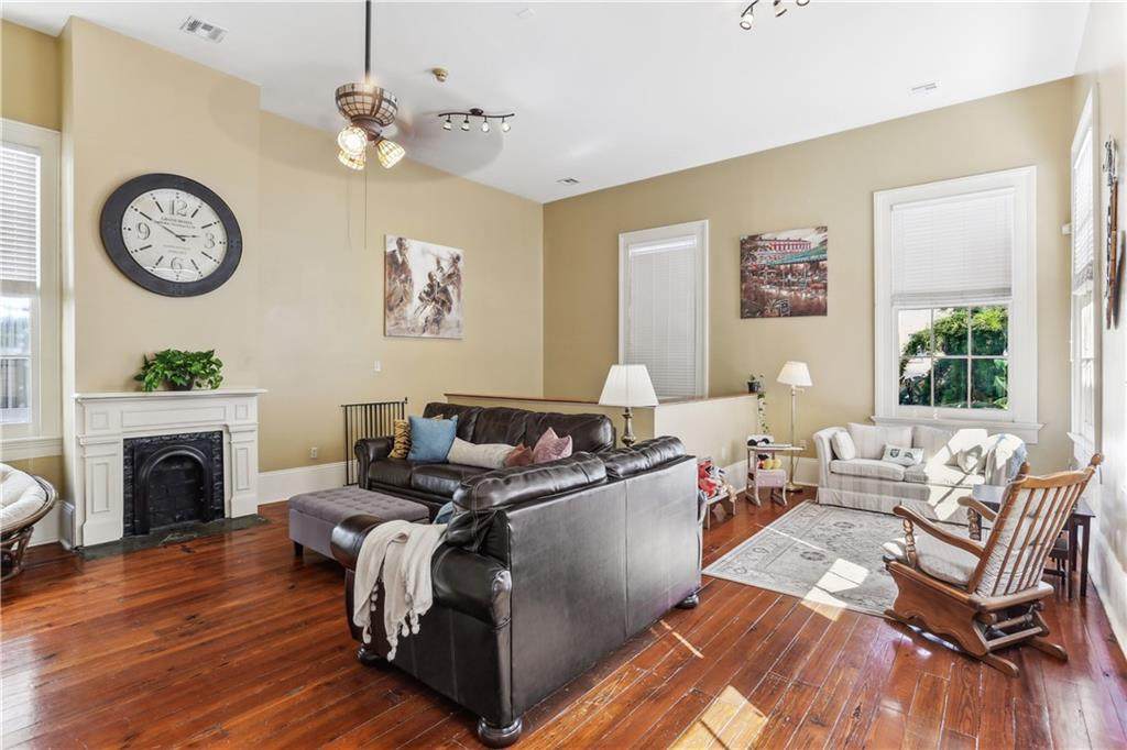 1452 Magazine Street - Photo 1