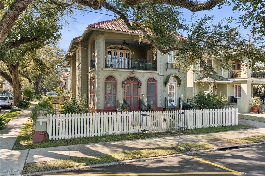 1349 51 Moss Street - Photo 1