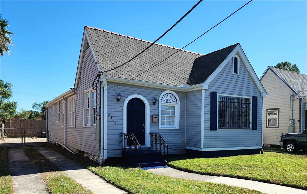 2333 Pauline Street - Photo 1