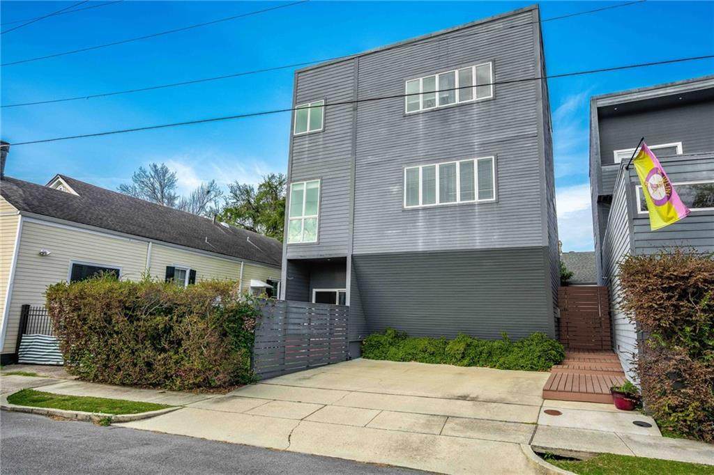 5301 Laurel Street - Photo 1