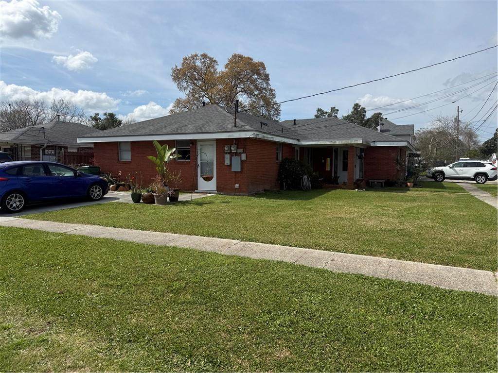 422 Lake Avenue - Photo 1