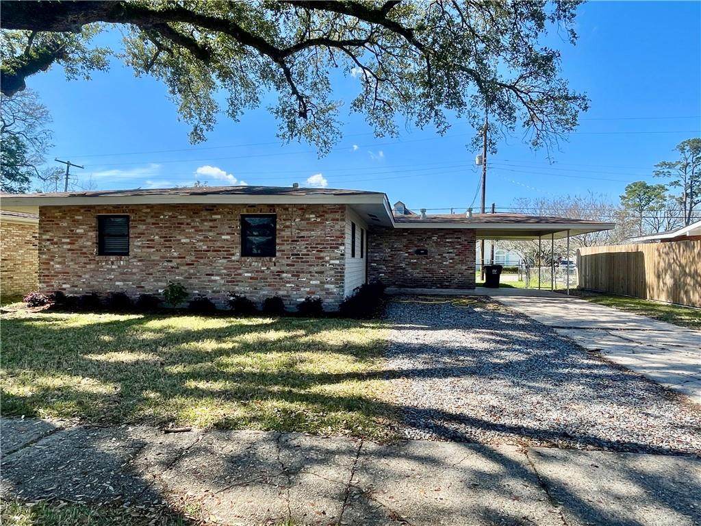 554 Stratford Drive - Photo 1