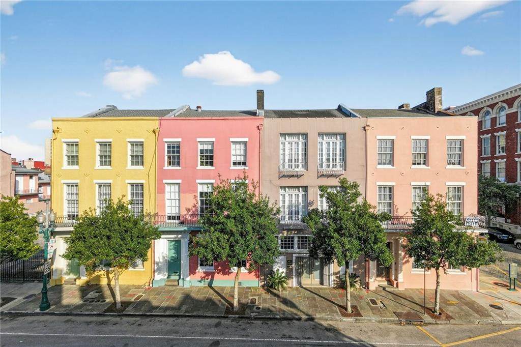 862 Camp Street - Photo 1