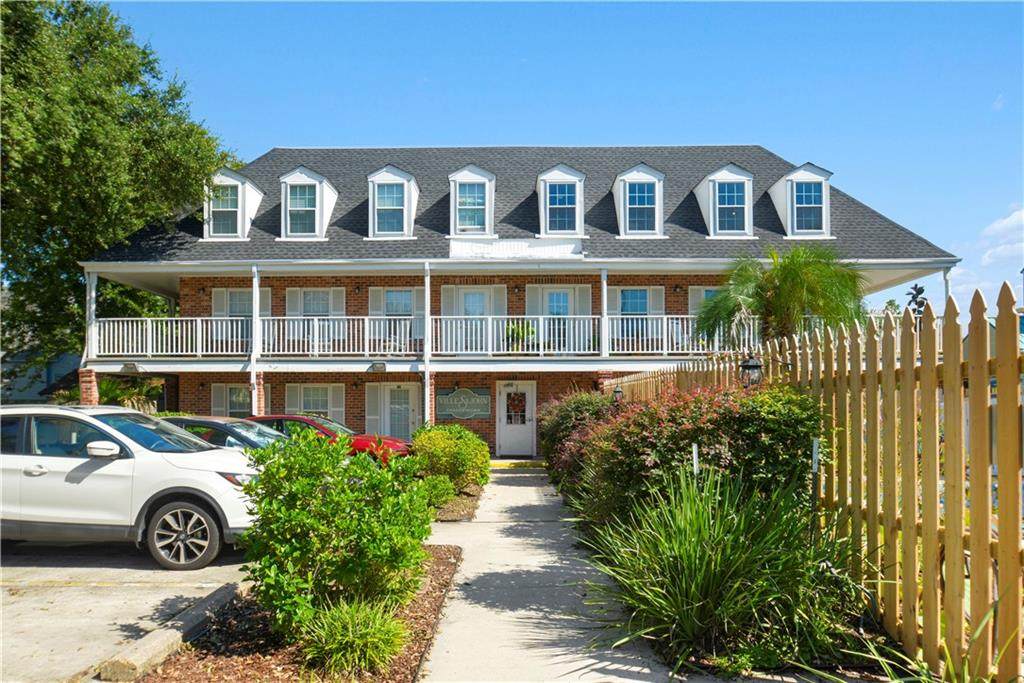 818 Moss Street - Photo 1