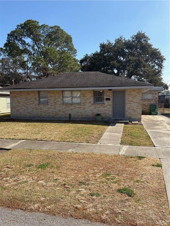 559 Lake Avenue - Photo 1