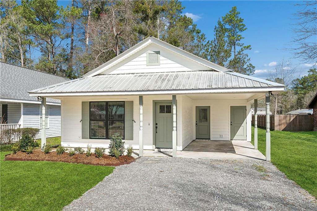 20205 Garland Street - Photo 1