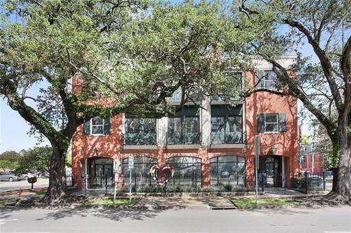 3305 St Charles Avenue - Photo 1