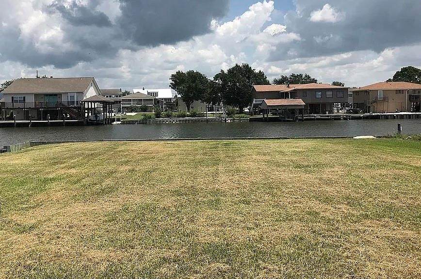 224 Debbie Drive - Photo 1