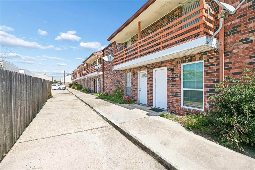 1617 Newport Place - Photo 1