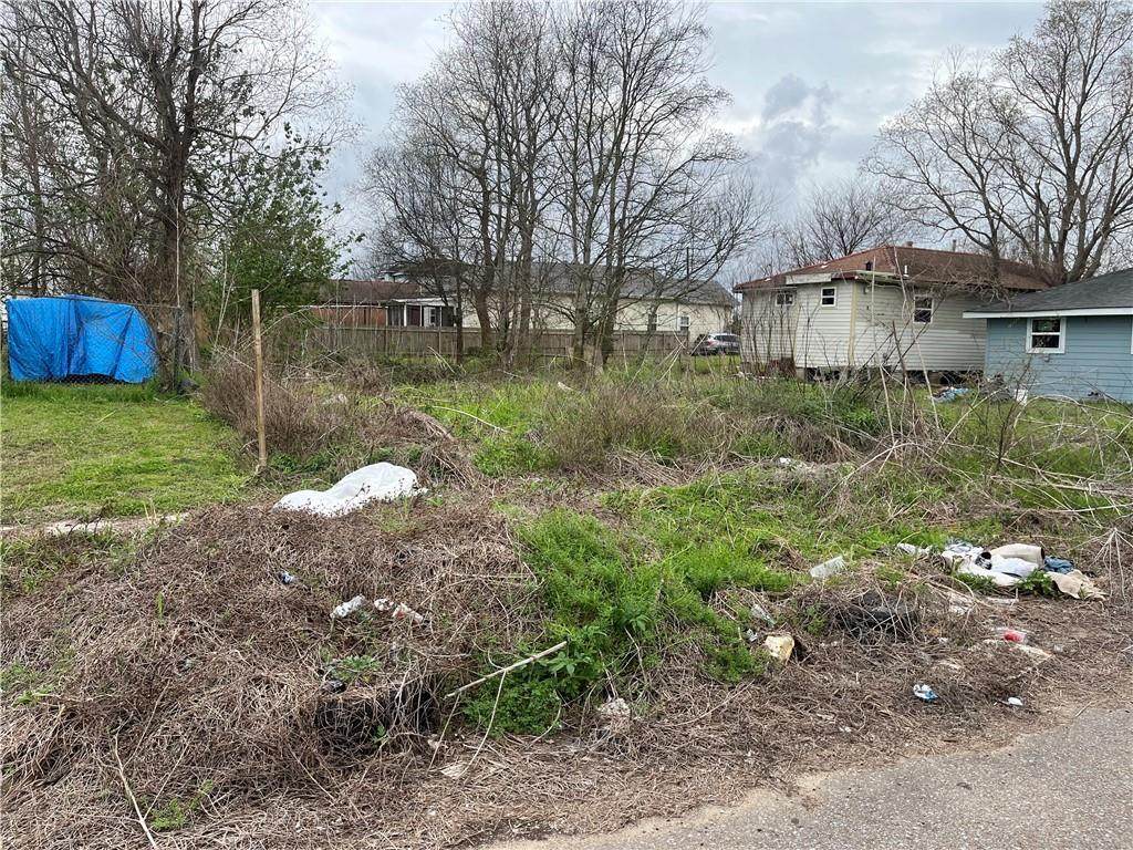 6028 Prieur Street - Photo 1