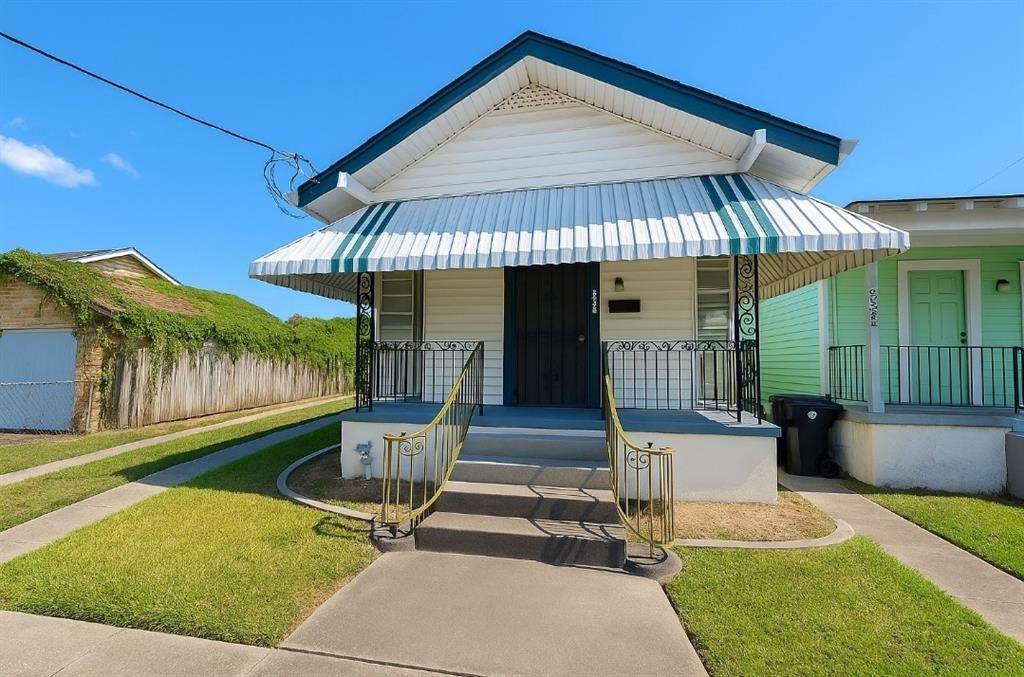 2425 Eads Street - Photo 1