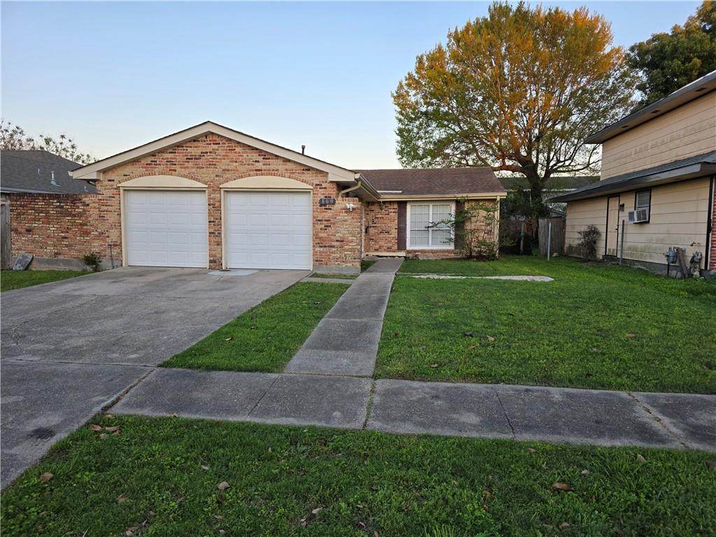 469 Lynmeade Road - Photo 1