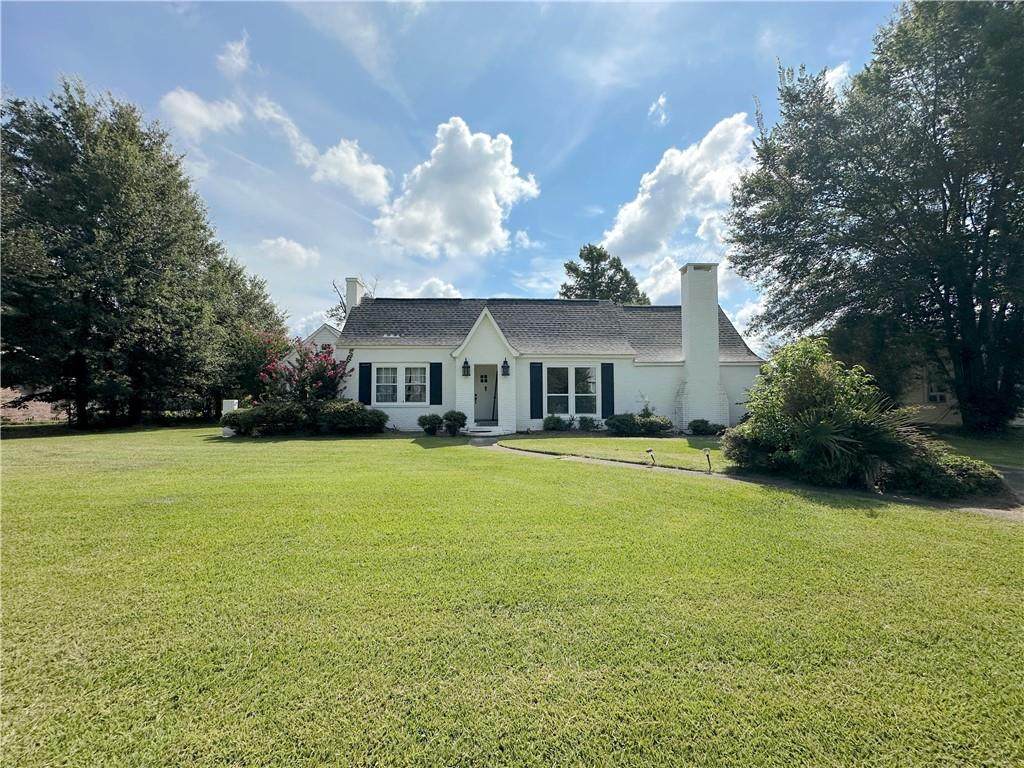 721 10TH Avenue - Photo 1