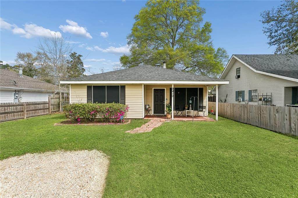 2410 Pelican Street - Photo 1