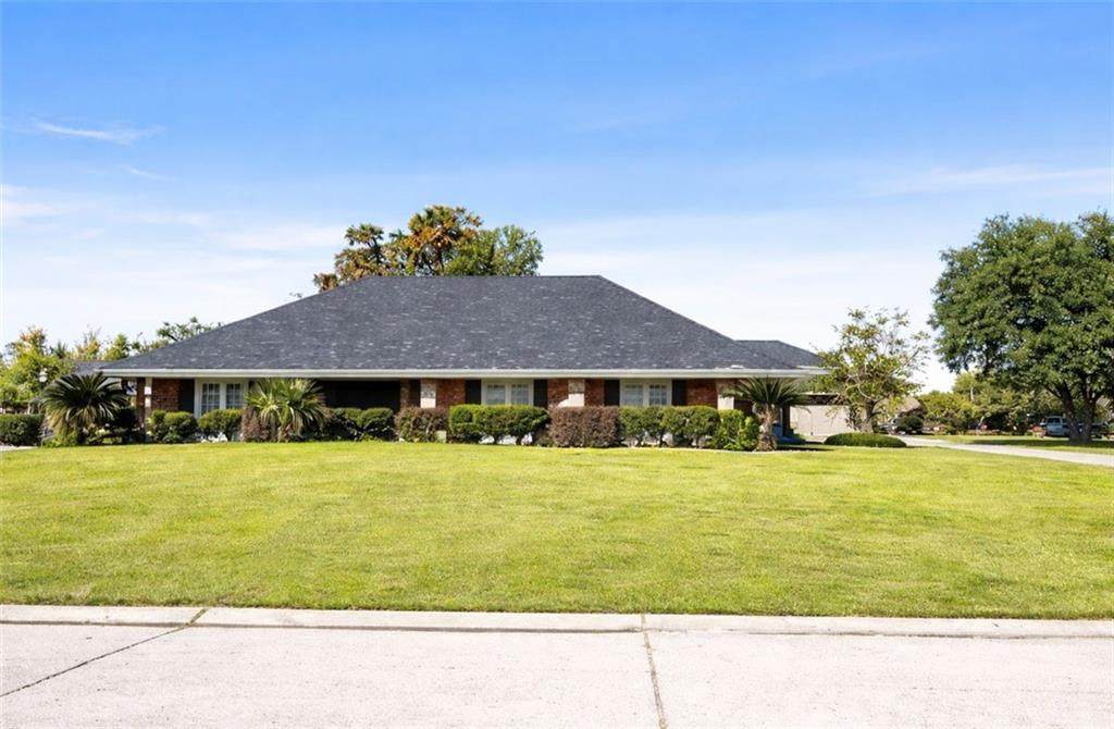 2711 Cedarlawn Drive - Photo 1