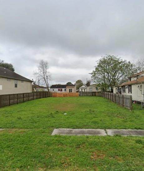 5740 Vermillion Boulevard - Photo 1