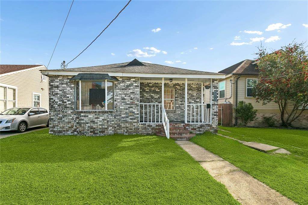507 Warrington Drive - Photo 1
