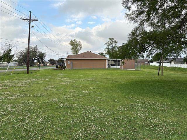 2933 Barataria Boulevard - Photo 1