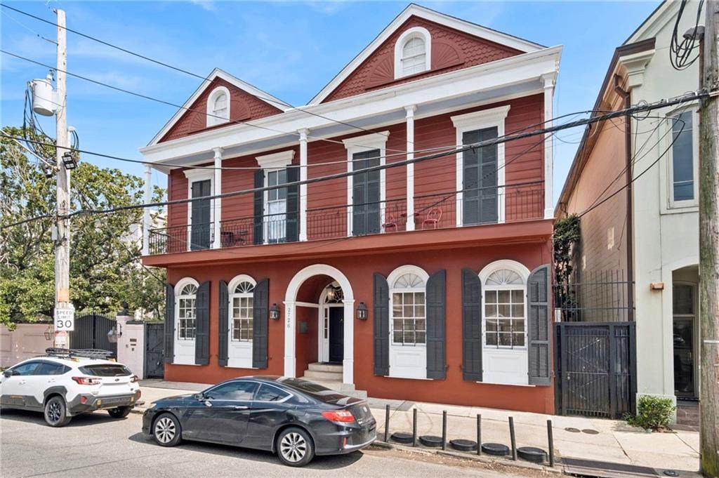 2726 Prytania Street - Photo 1
