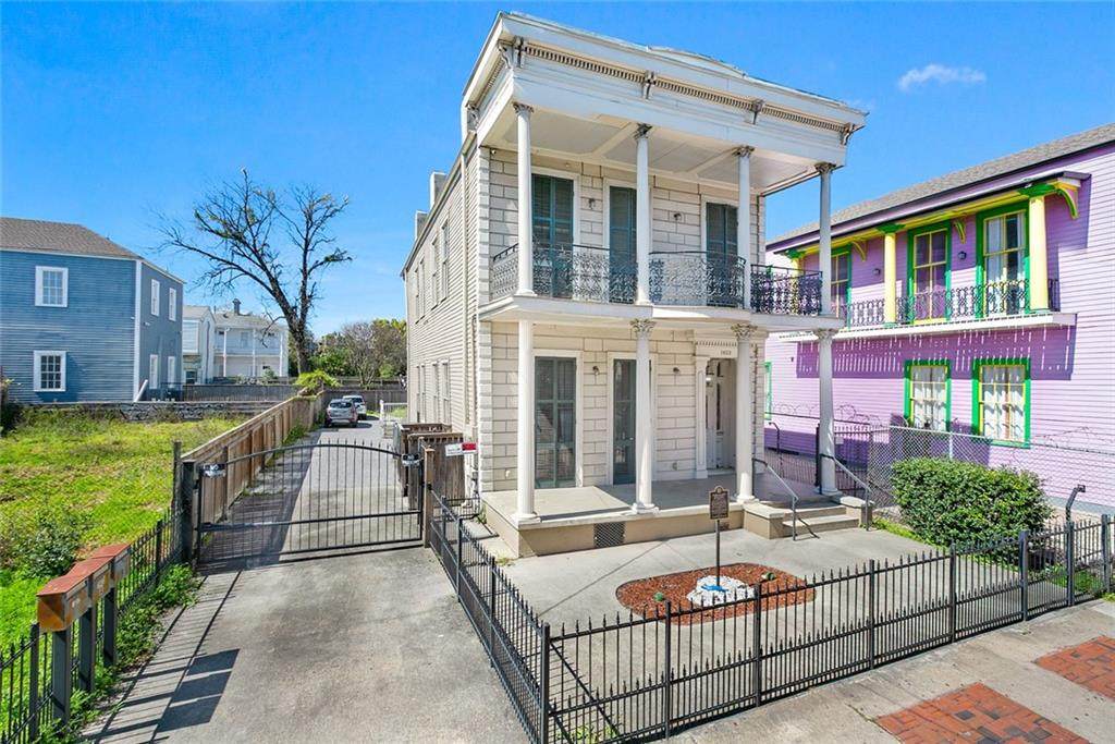 1423 Claiborne Avenue - Photo 1