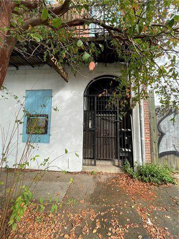 2707 Chartres Street - Photo 1