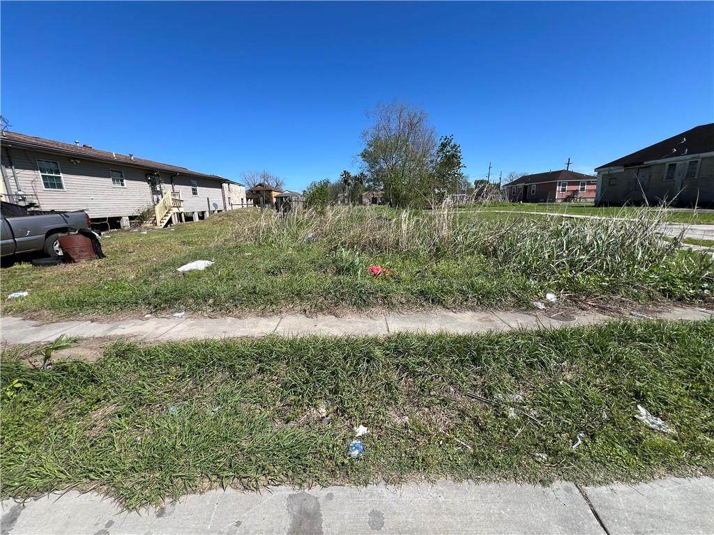 48151 Lizardi Street - Photo 1