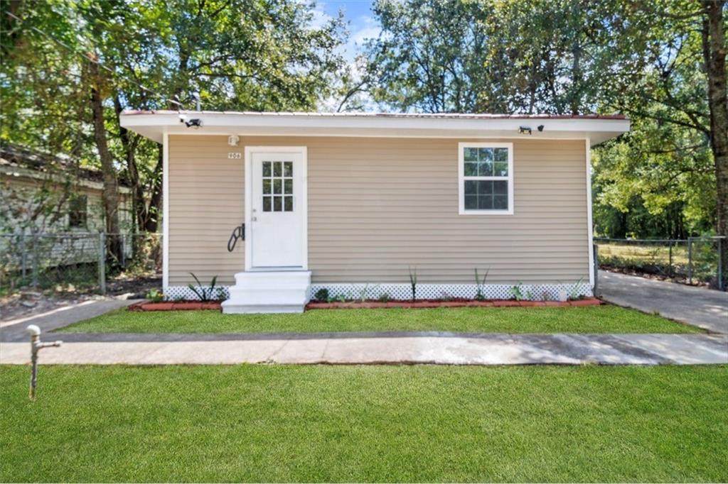 906 East Merry Avenue - Photo 1