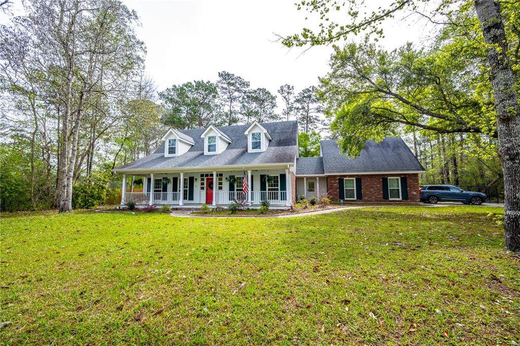205 Evergreen Court - Photo 1