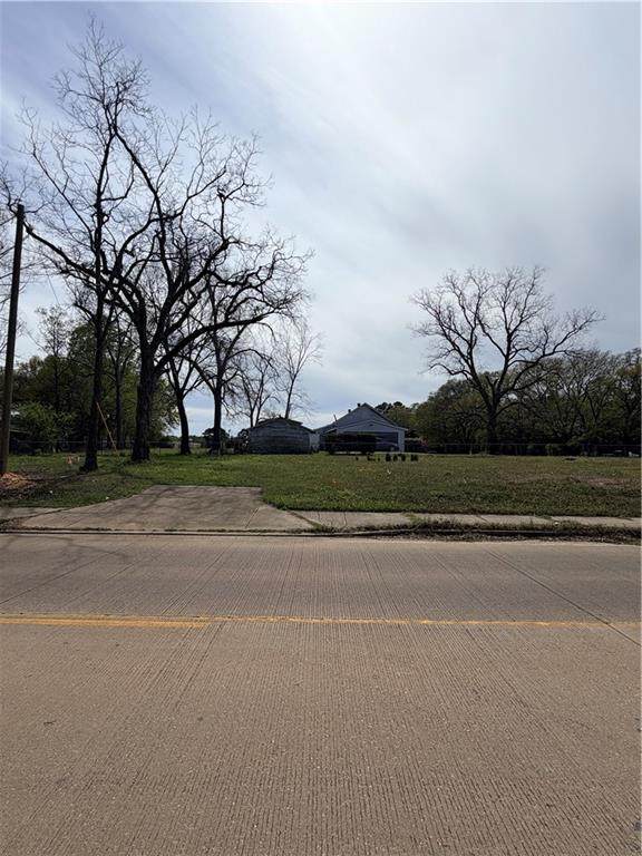1415 Singer Drive - Photo 1